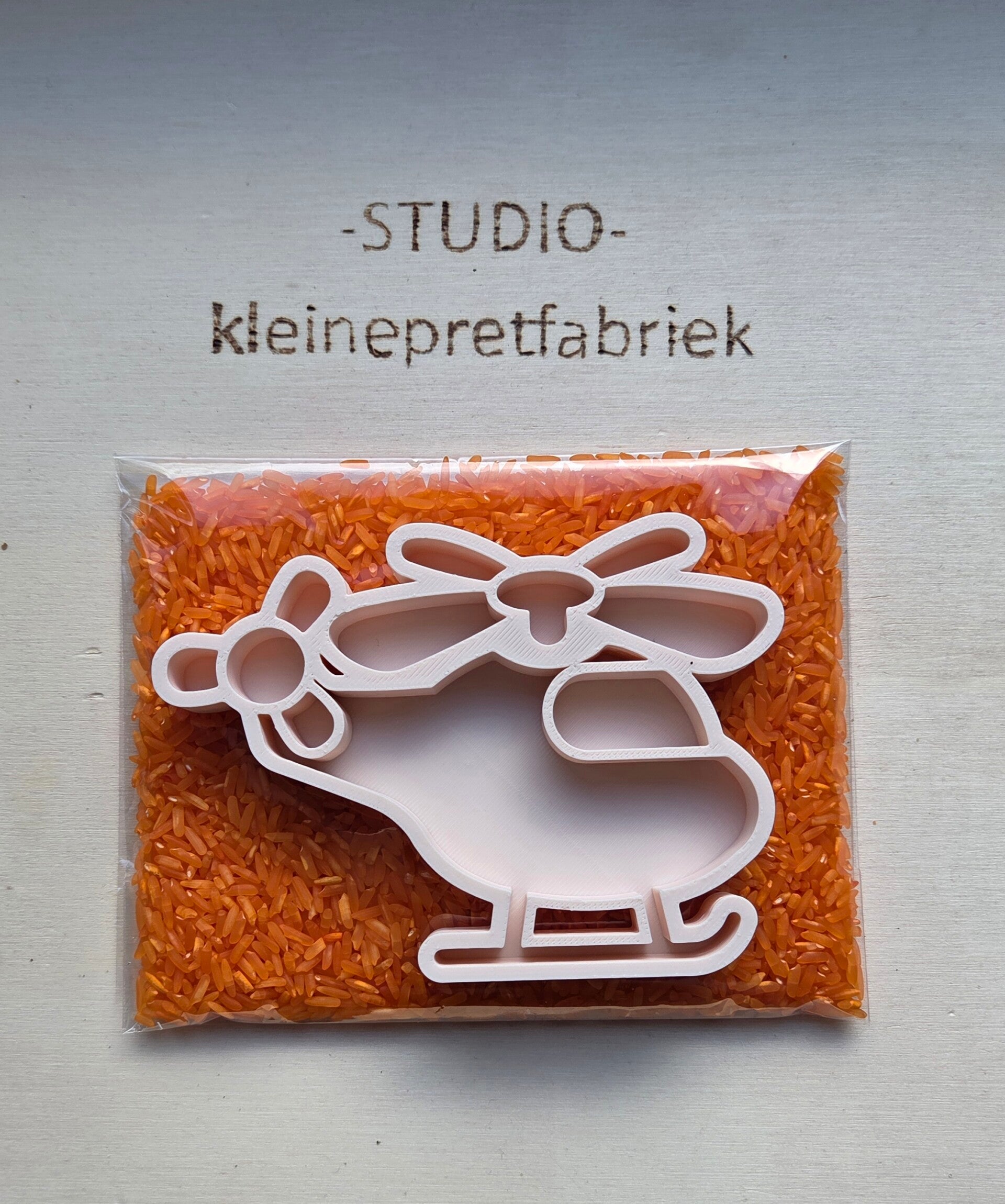 Speelrijst met helikopter vulvorm - Kant en klare traktatie