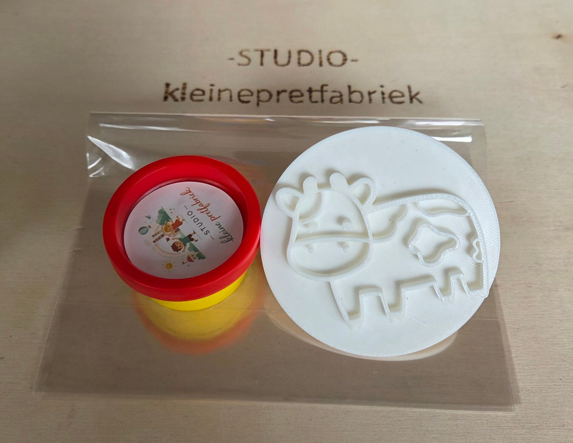 Kant en klare traktatie - koe stempel en klei