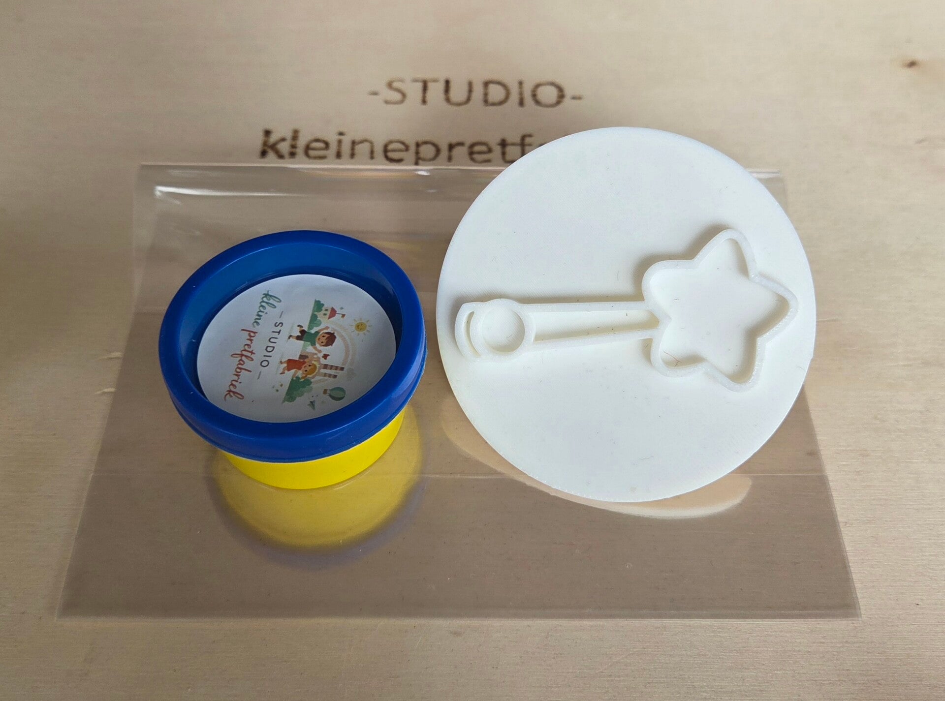 Kant en klare traktatie - toverstaf stempel en klei