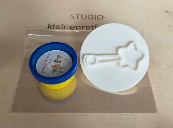 Kant en klare traktatie - toverstaf stempel en klei