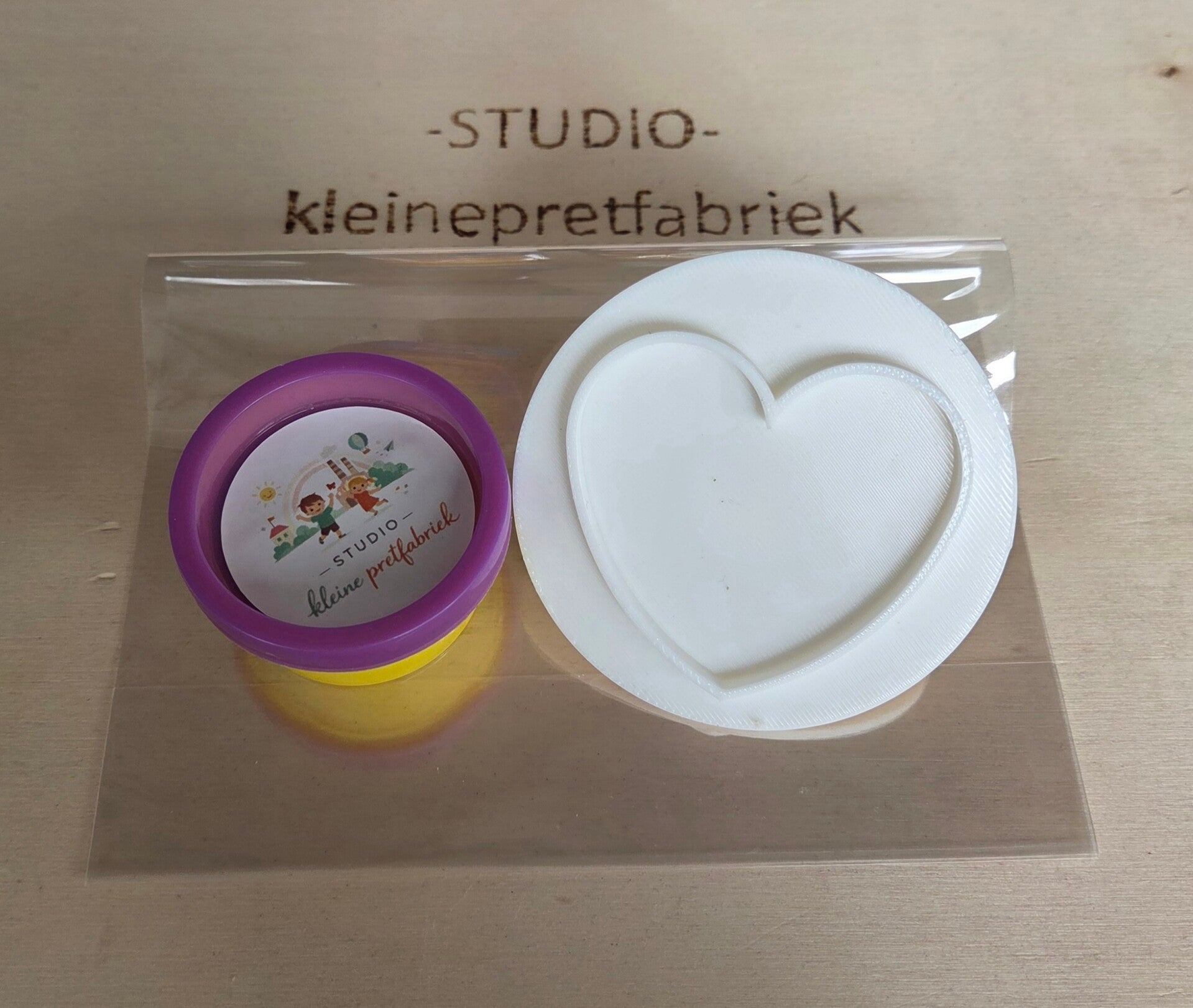 Kant en klare traktatie - hart stempel en klei