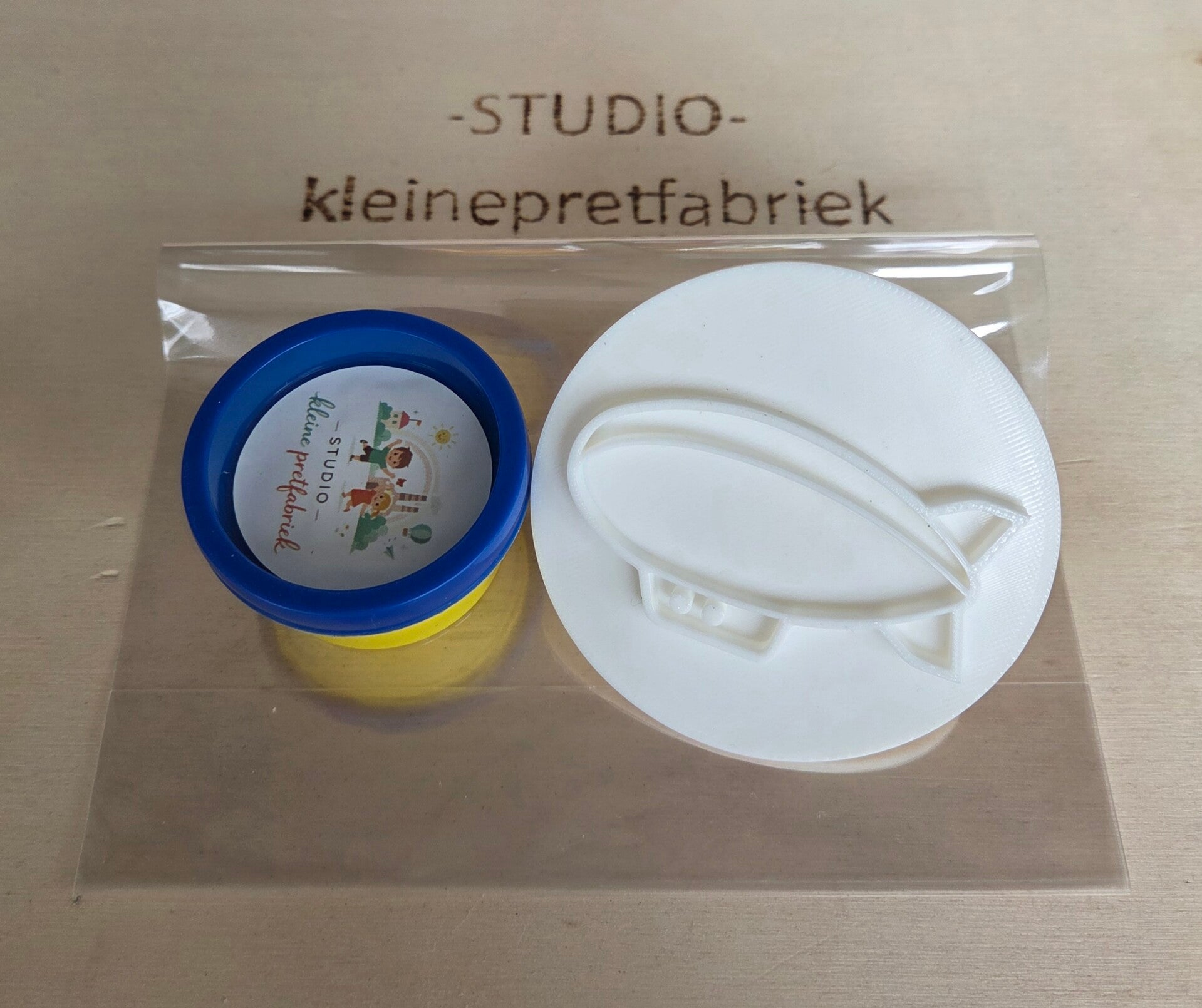 Kant en klare traktatie - zappelin stempel en klei