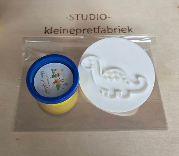 Kant en klare traktatie - brachiosaurus stempel en klei