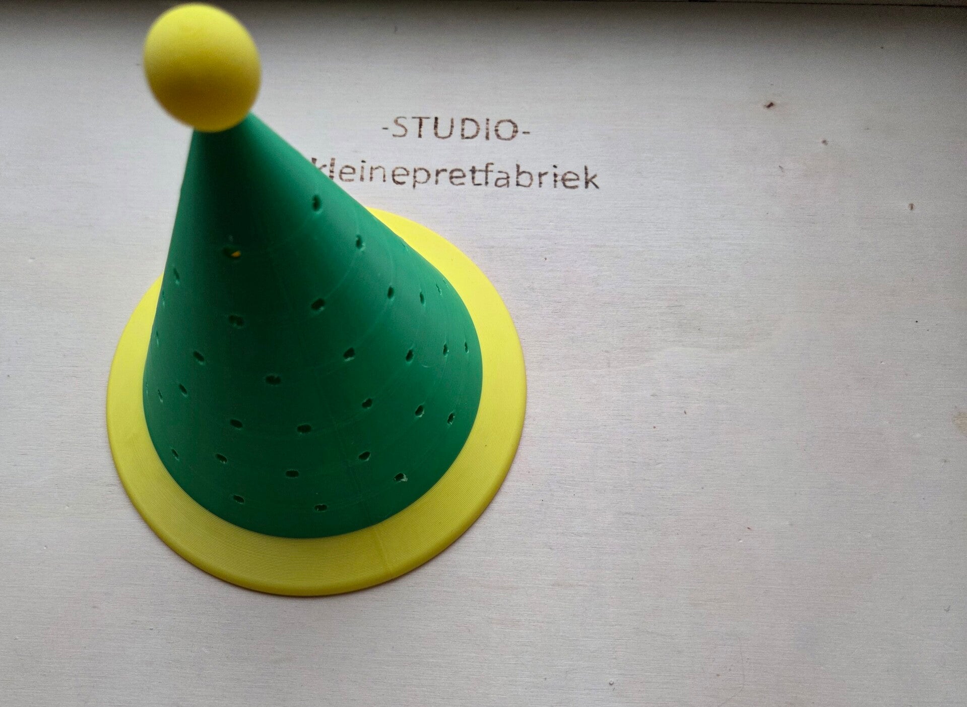 PLA - feesthoedje groen