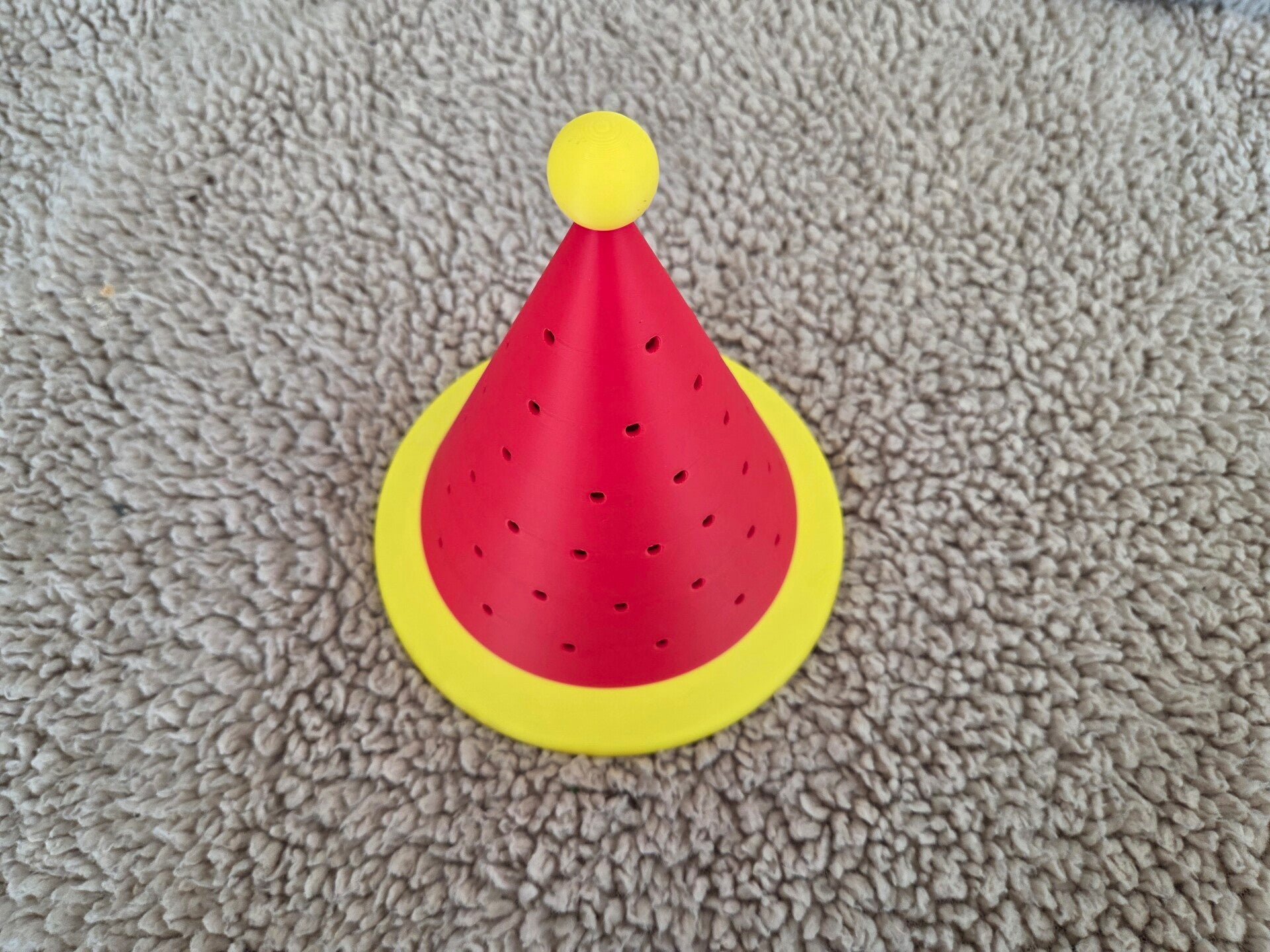 PLA - feesthoedje rood