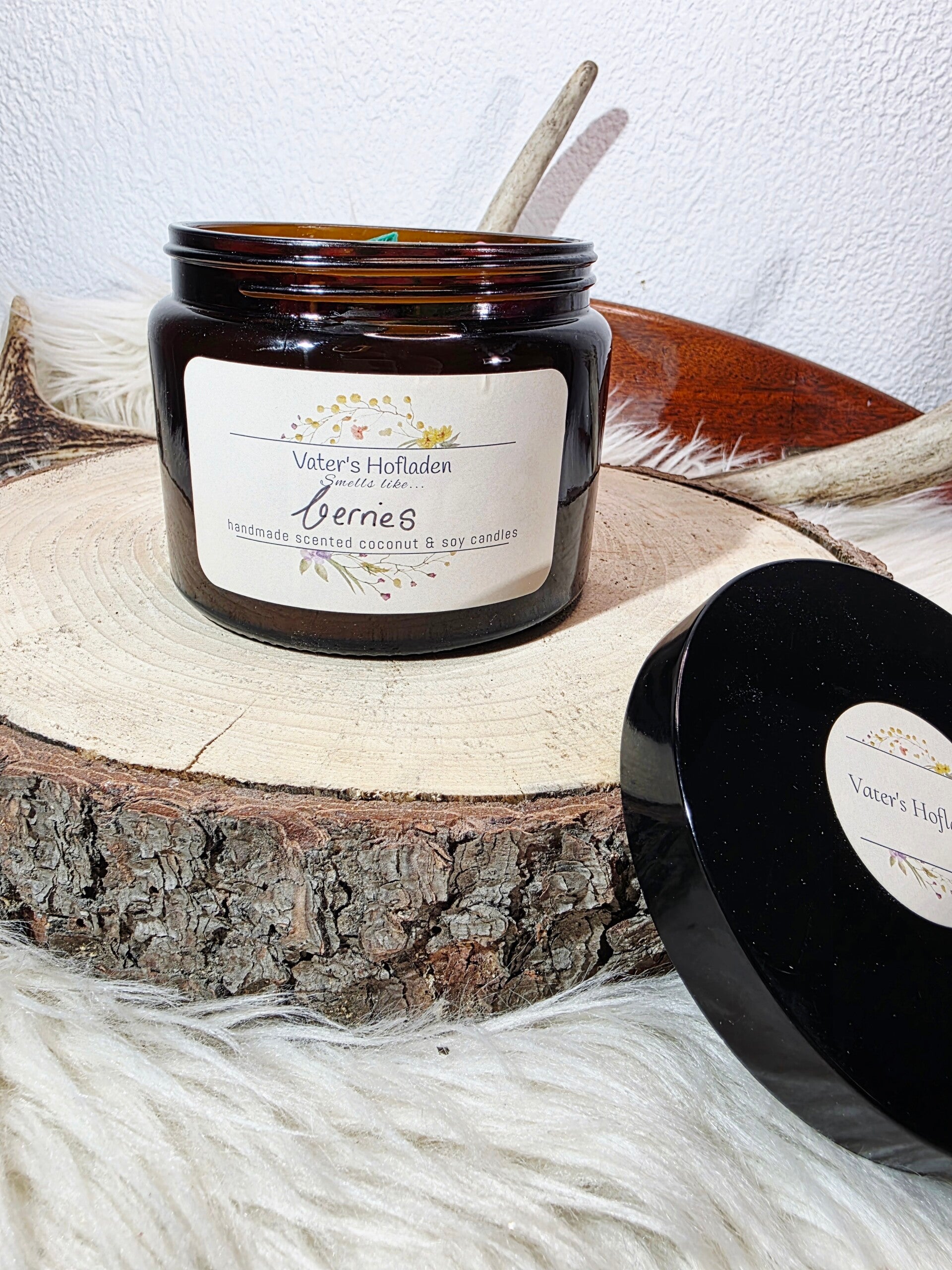 große braune Duftkerze berries