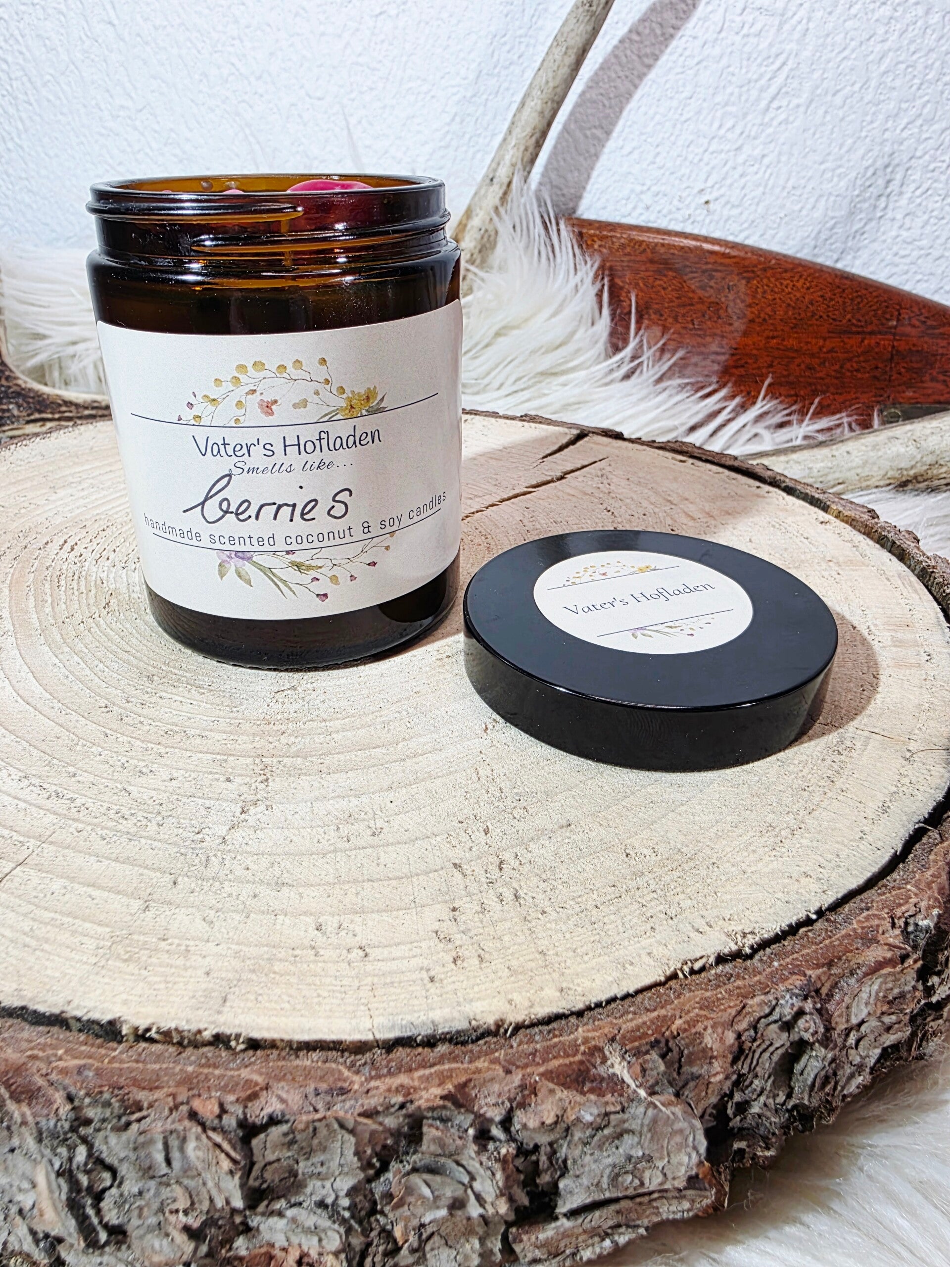 kleine braune Duftkerze berries