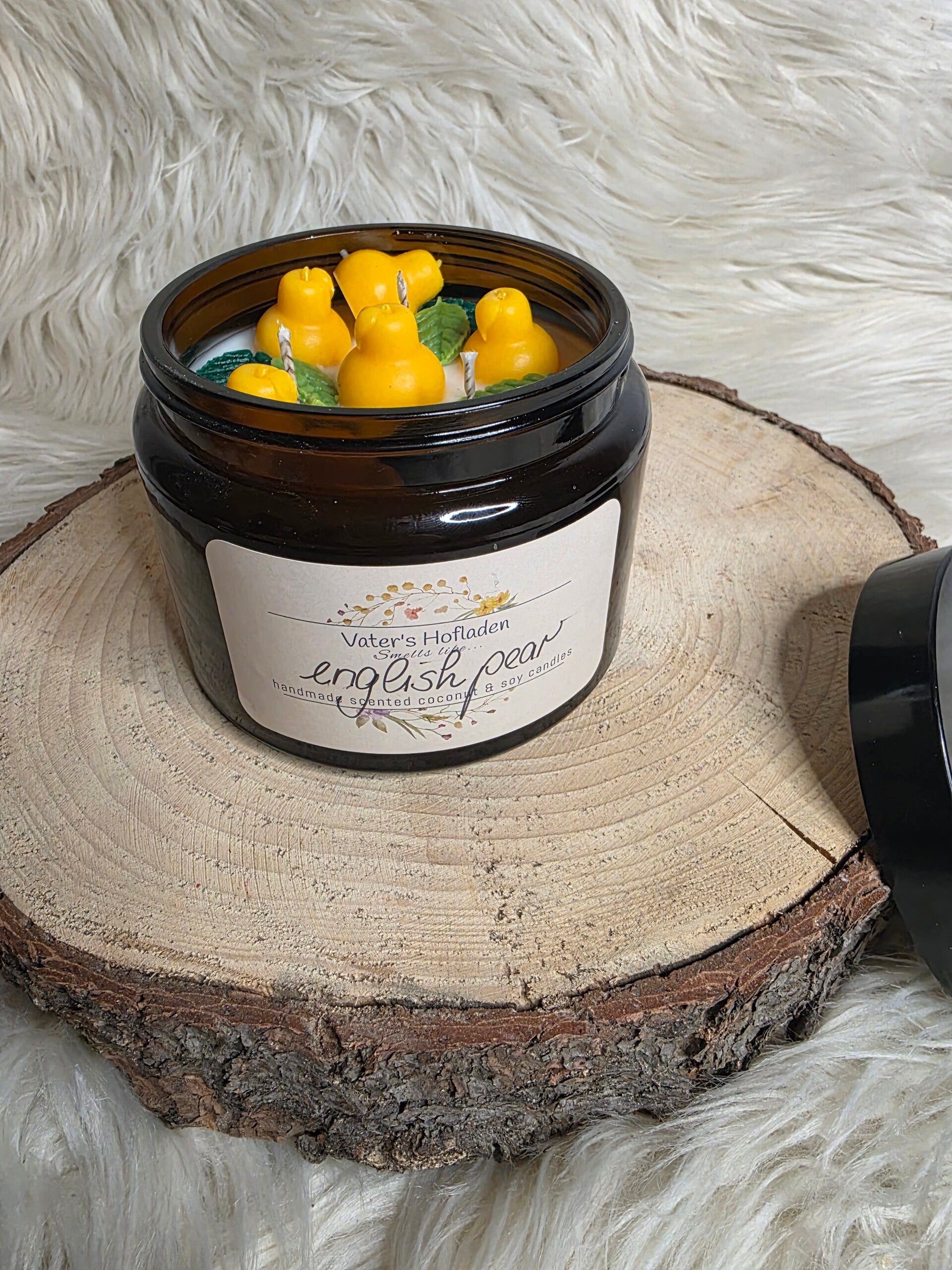 große braune Duftkerze english pear