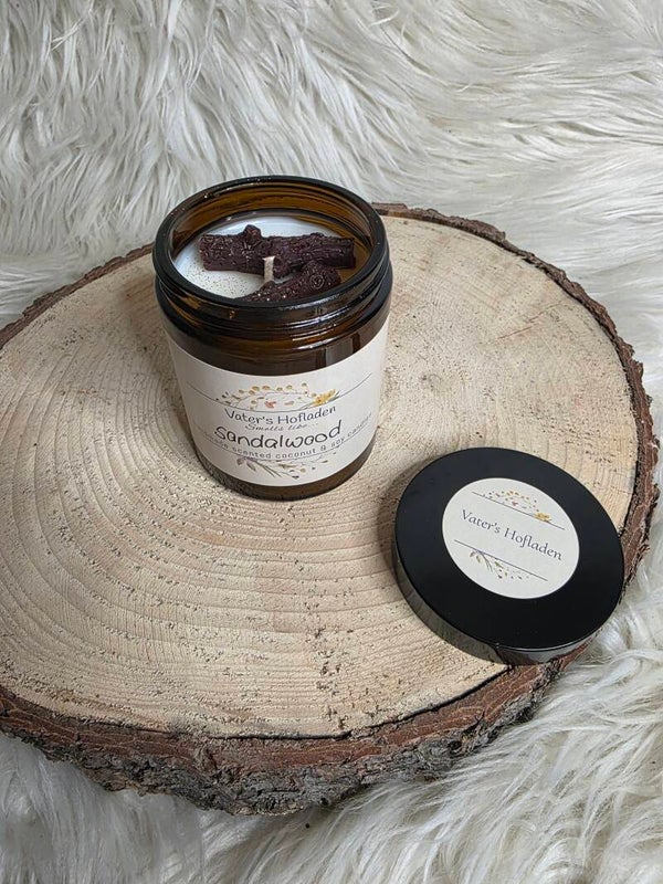 kleine braune Duftkerze sandalwood