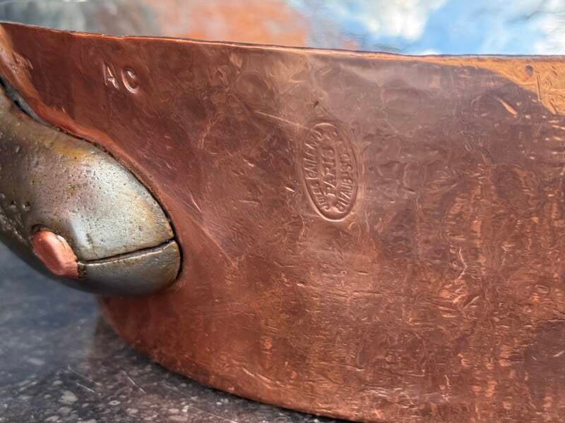 Wrought cast iron handle attachment - Hotel du Parc Windsor pan