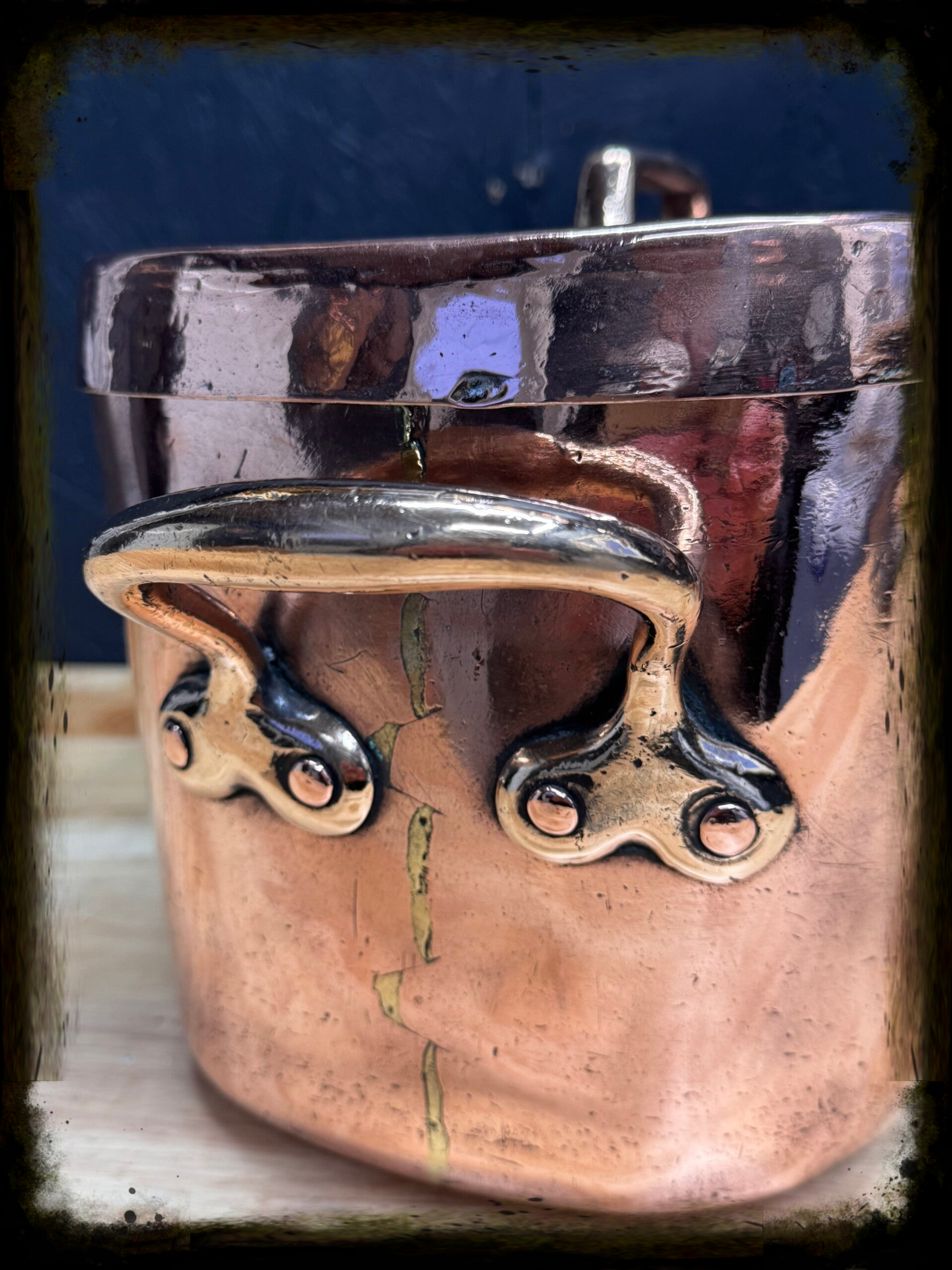 Very rare Daubiere dogbone 32x20cm new tin antique dove tailed construction