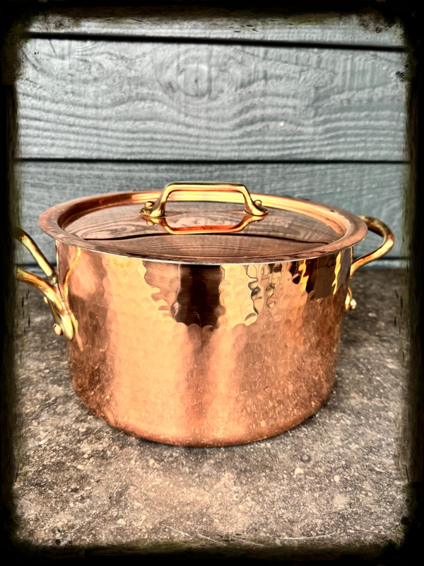 24 cm 3mm unmarked French copper stewpot