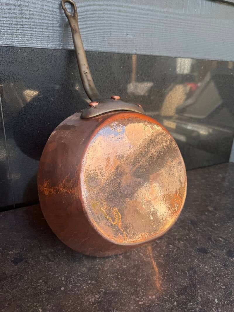 Handle end with hanging loop - repaired eye