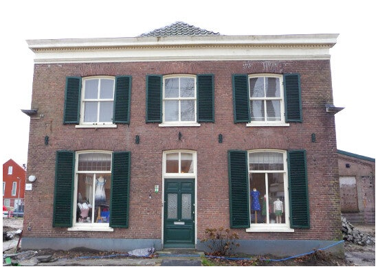 Historisch pand in Velp dat verbouwd is tot winkel. Alle data en telefoonlijnen aangepast en verlichting ge monteerd. 