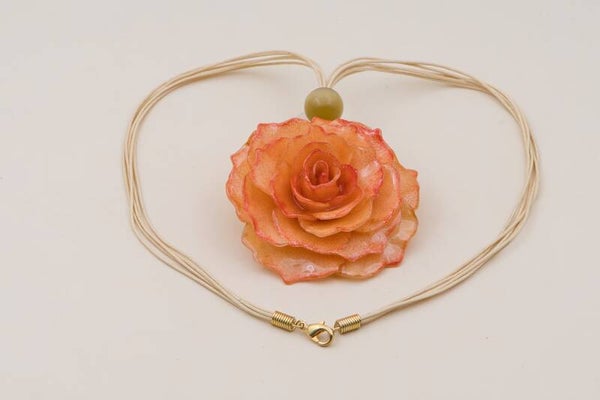 Halskette mit echter Rose in Orange