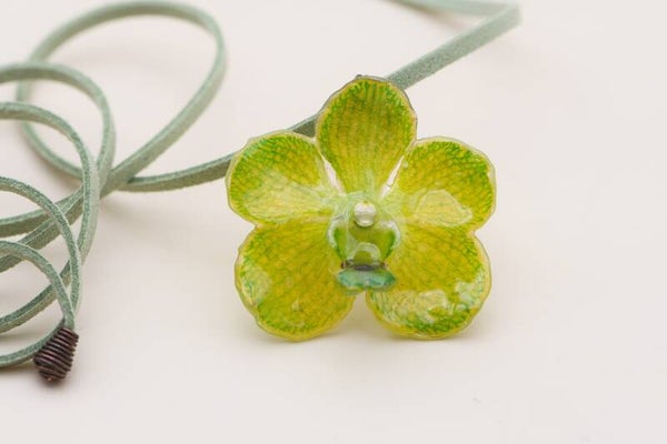 Halskette mit echter Mini-Orchidee in Mint / Green