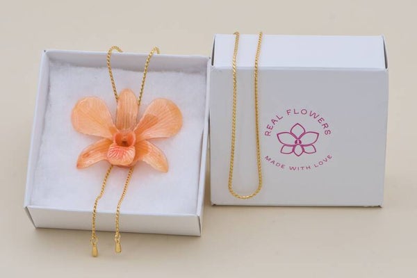 Handgemachte Halskette mit echter Orchidee in Harz – Orange und Pfirsich Blüte – Verstellbare Kette – Floraler Schmuck – Geschenk für Frauen