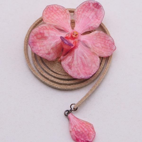 Halskette mit echter Mini-Orchidee in Pink / Rosa
