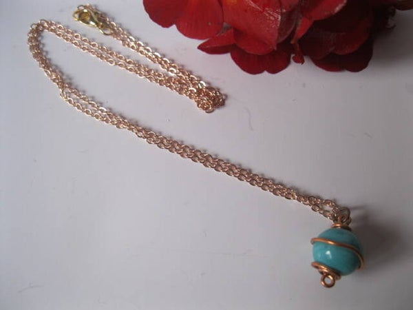 Collier avec pendatif en turquoise - E1141
