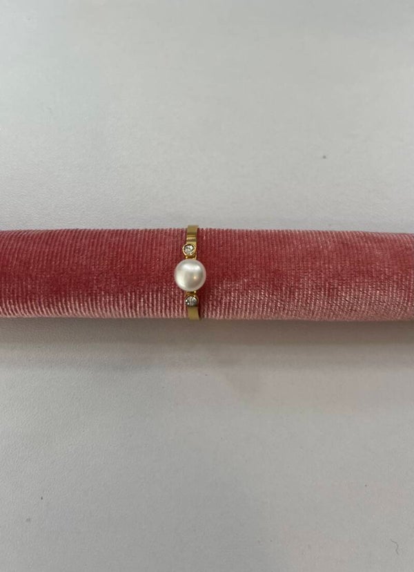 Ring goud met parel en steentjes