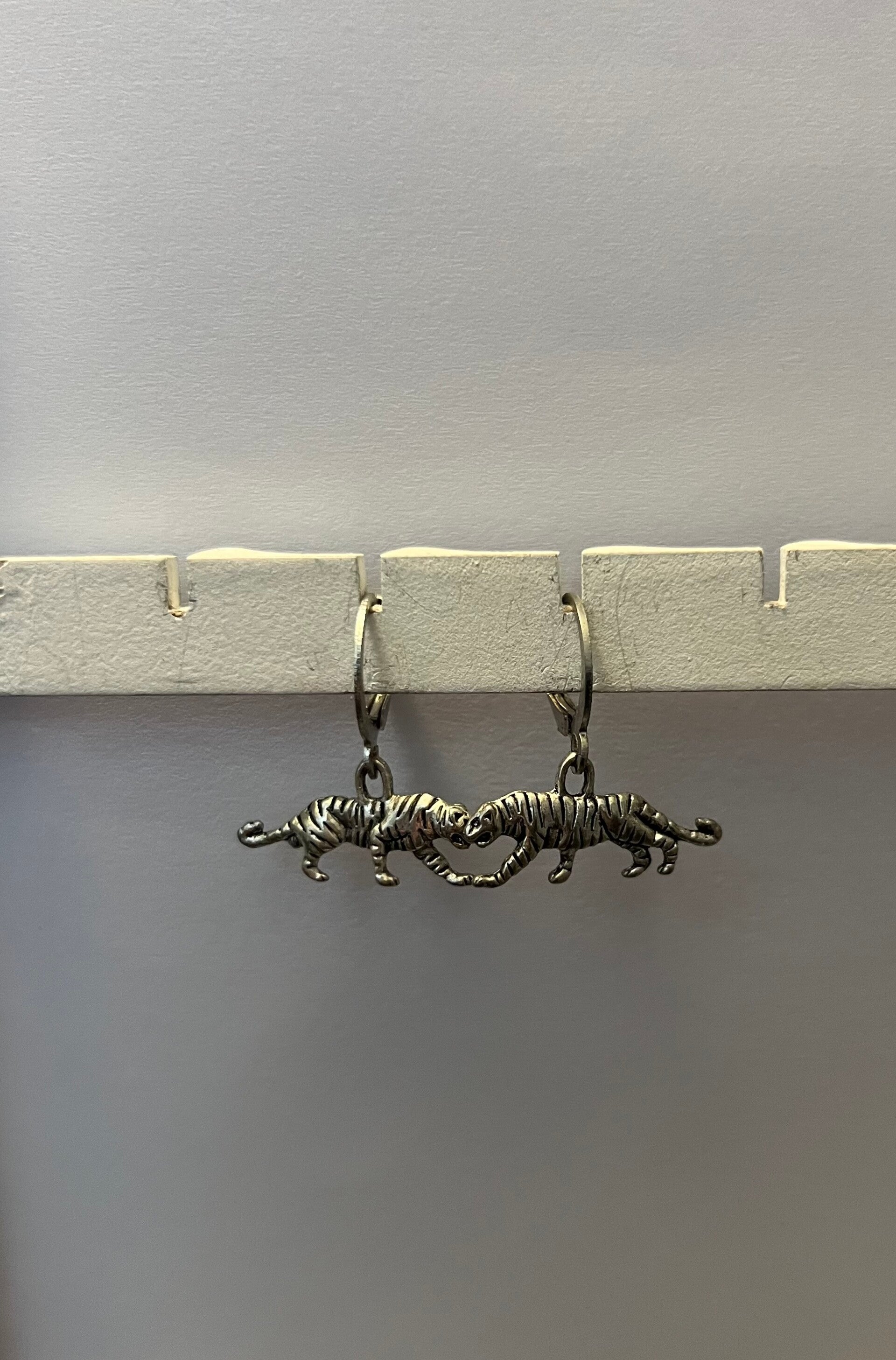 Oorbellen panter zilver