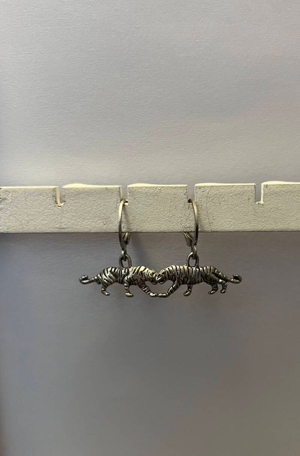 Oorbellen panter zilver