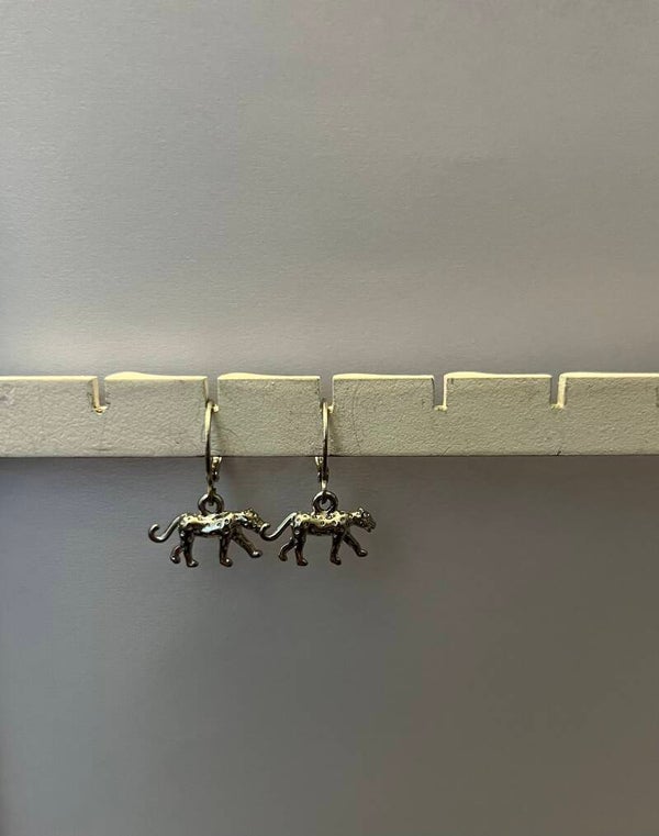 Oorbellen panter zilver