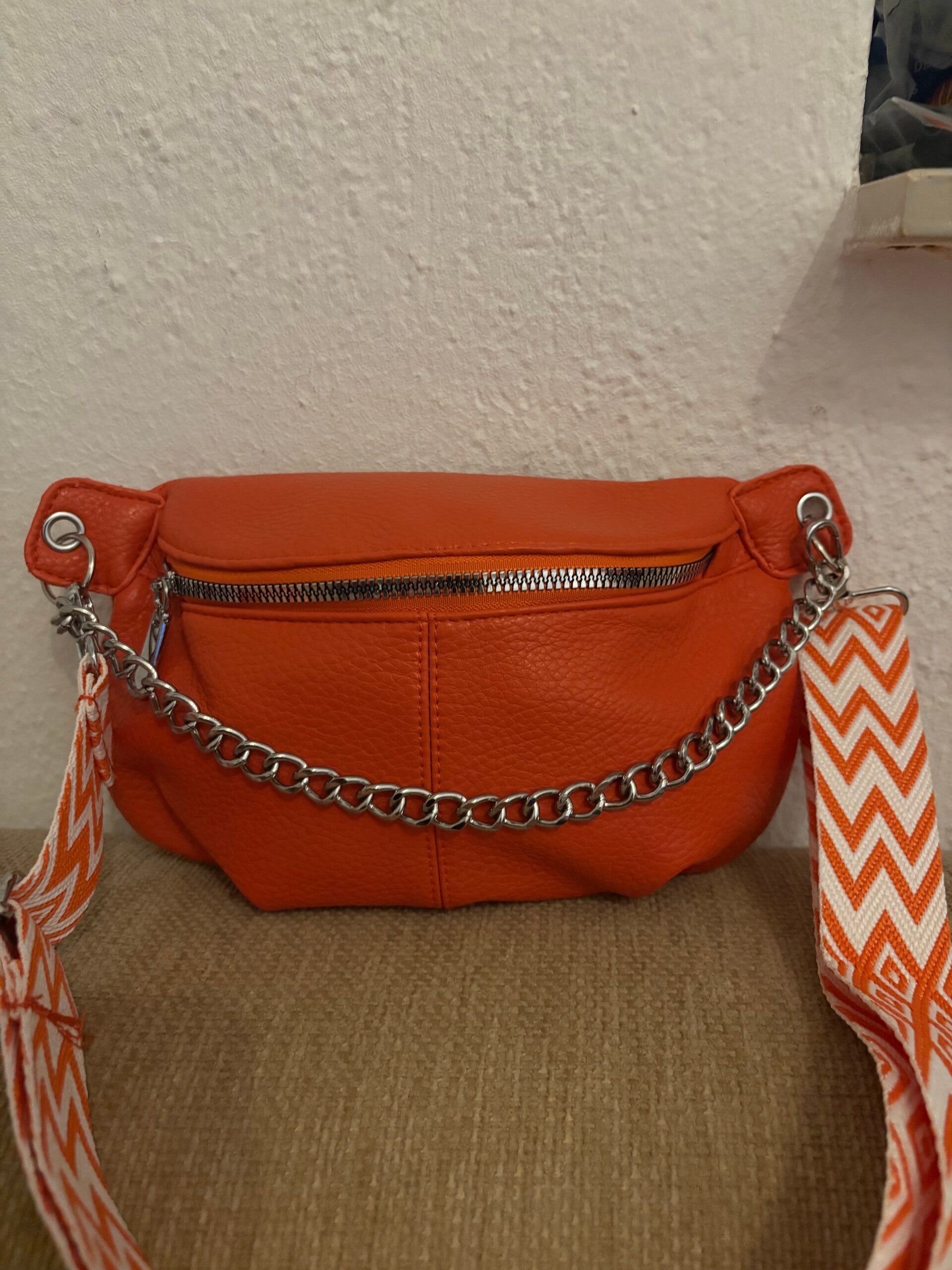 heuptas oranje met ketting