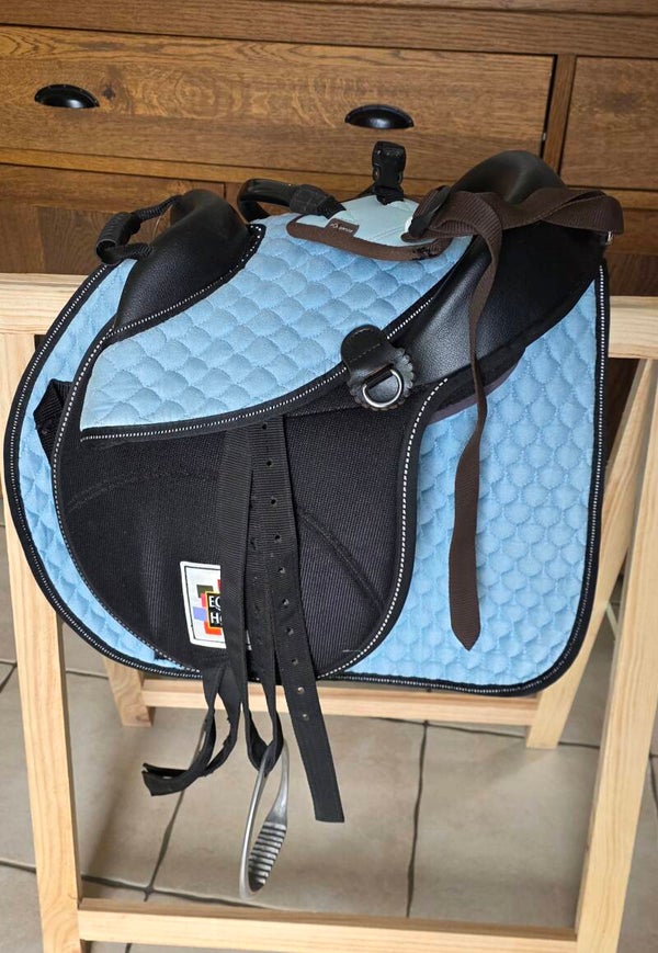 Bardette synthétique et tissu 12,5" + tapis assorti