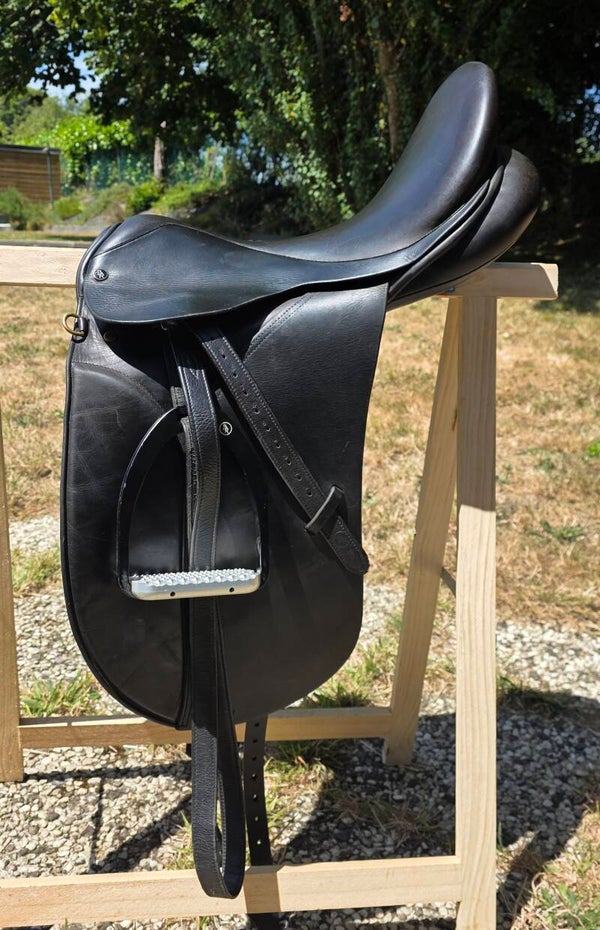 Selle de dressage GR 18"