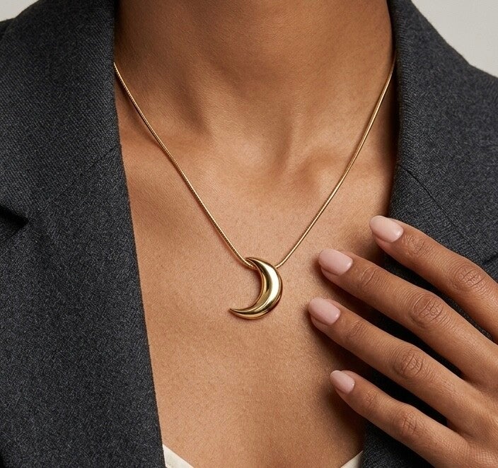 Midnight muse Pendant
