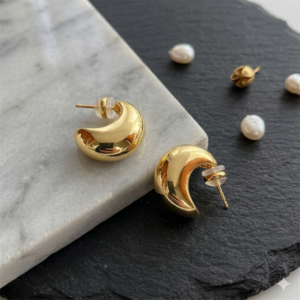 The Moon Arch Studs