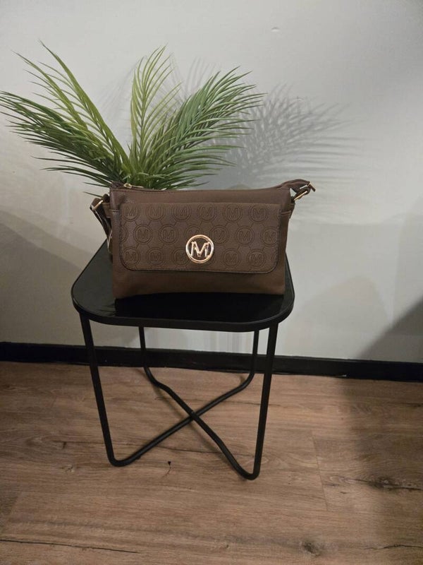 Schoudertas met rits en klep bruin