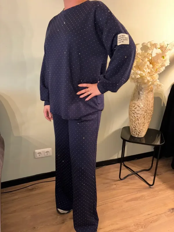 Perfect pak met strass donker blauw