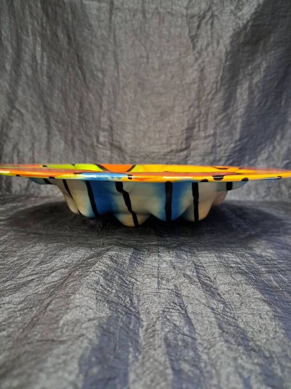 Schaal floraar gesigneerd