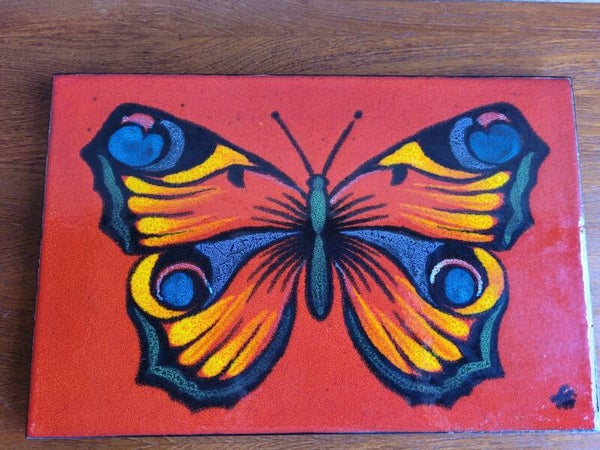 Wandtegel keramiek - vlinder - gesigneerd