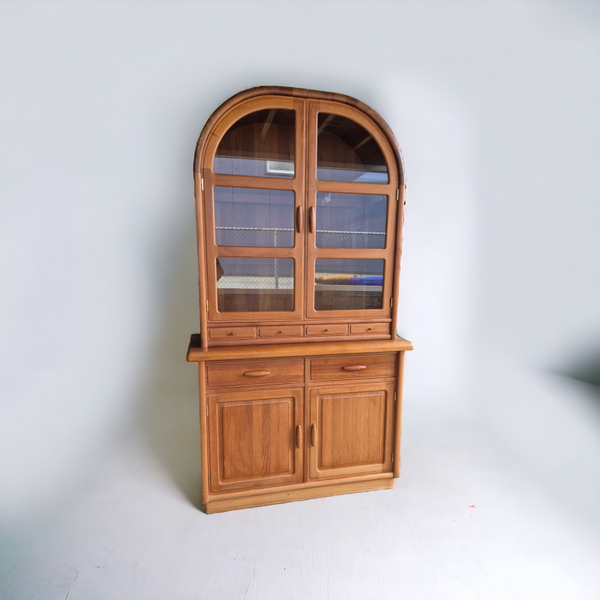 Dyrlund Denemarken vitrinekast