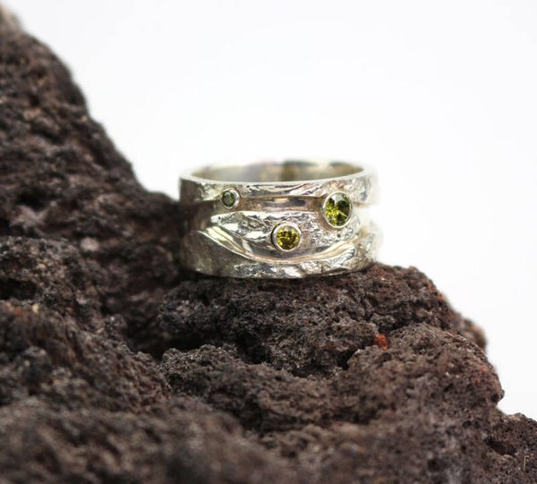 Zilveren smeltwerkring met 3 zirconia's