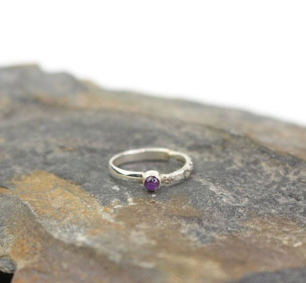 Glinste'ringetje I - nr 2 - maat 14,25 - Amethyst