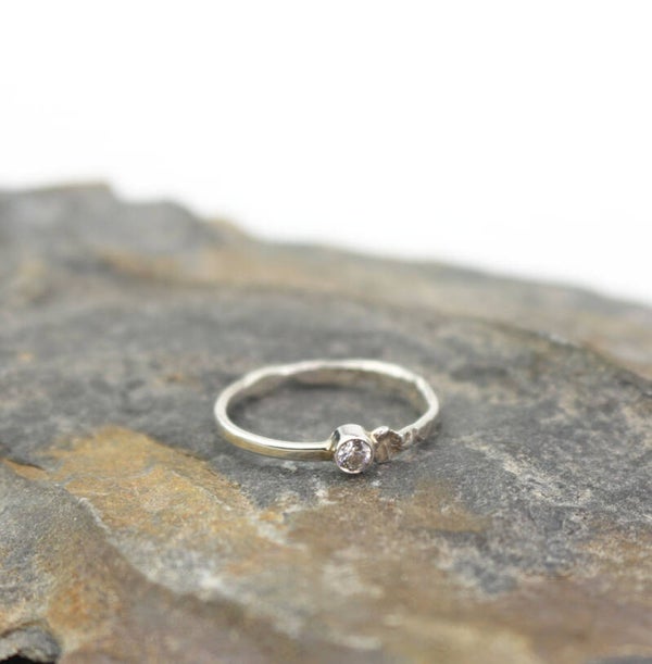 Glinste'ringetje I - nr 9 - maat 17 - Zirconia