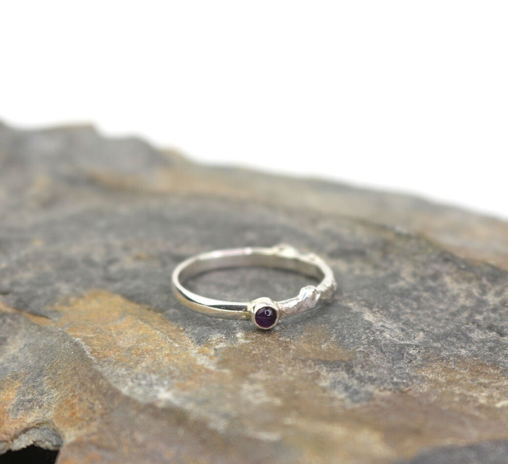 Glinste'ringetje I - nr 11 - maat 18,25 - Amethyst