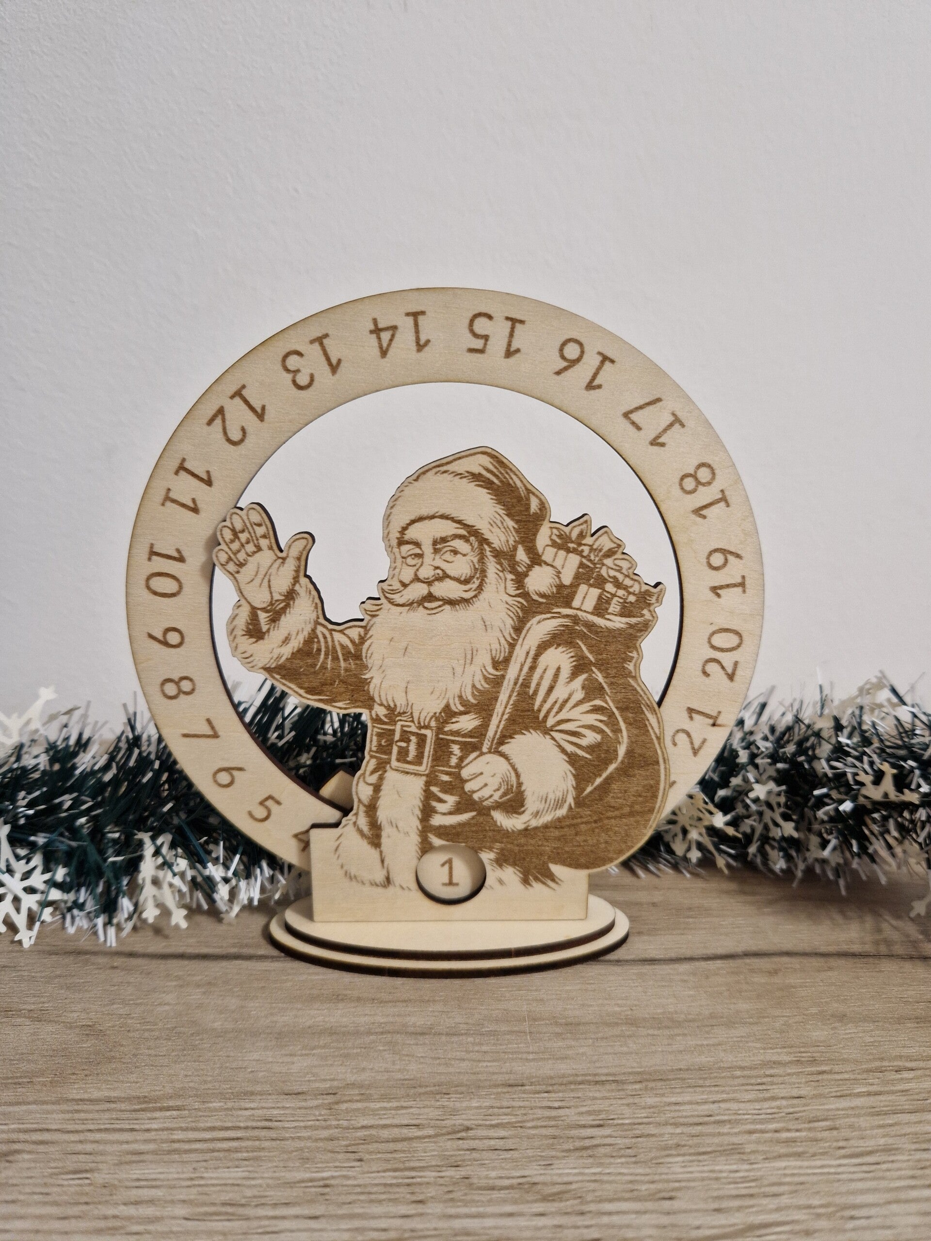Calendrier de l’Avent en bois – Père Noël,
