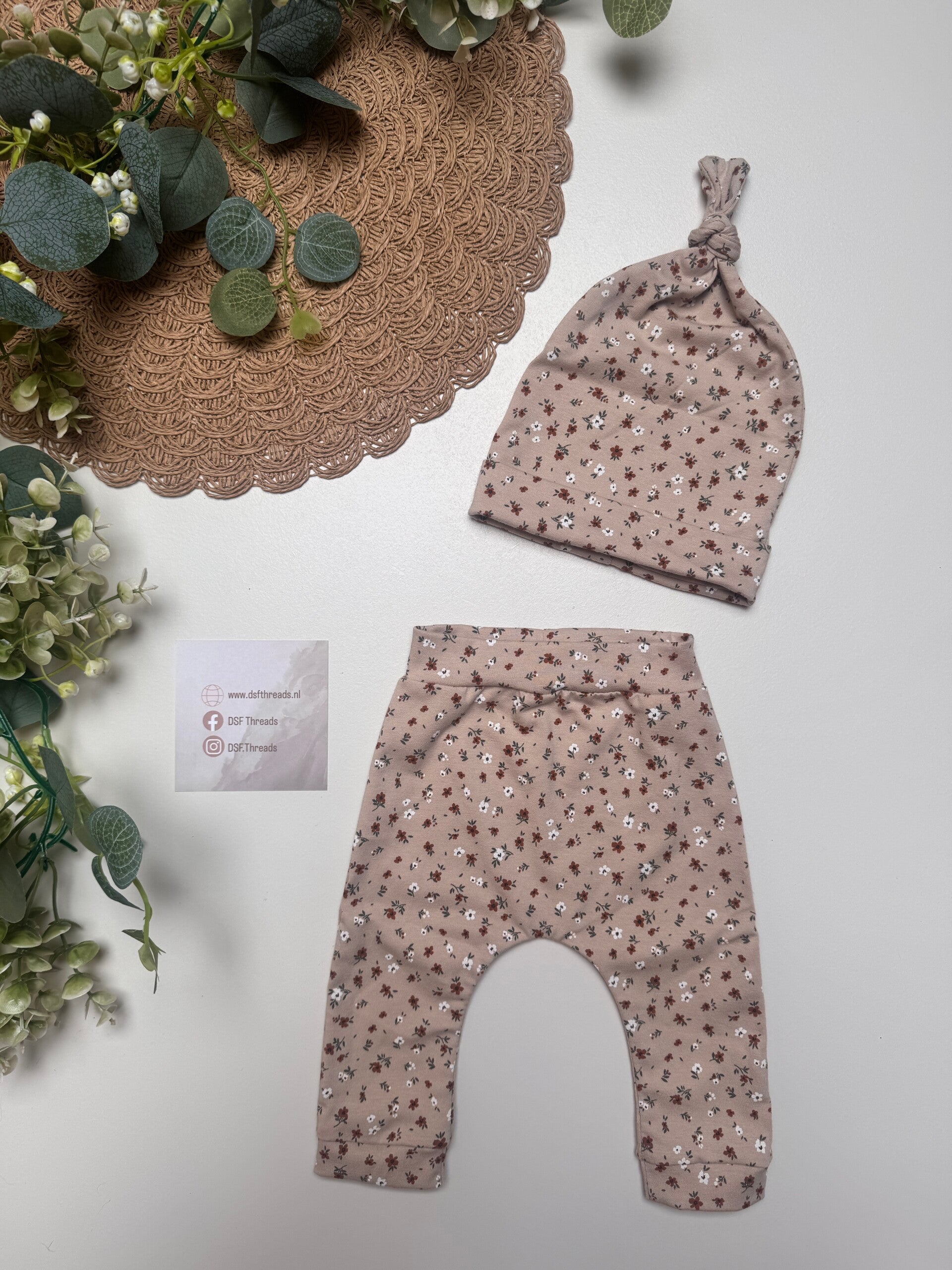 Newborn set Beige Flowers