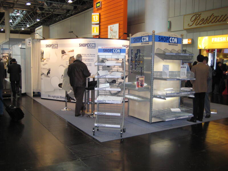 Messestandgestaltung und komplette Umsetzung inkl. Messebroschüren + Werbeanzeigen