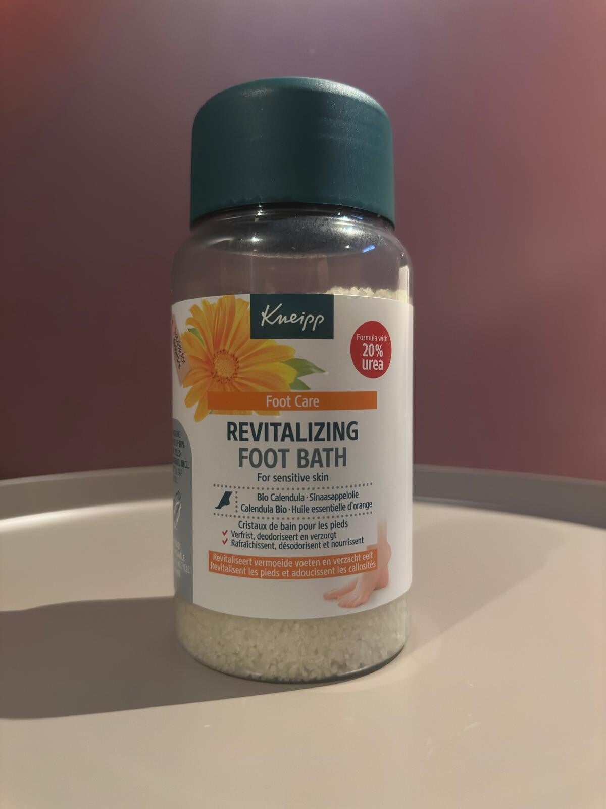 Revitalizing foot bath
