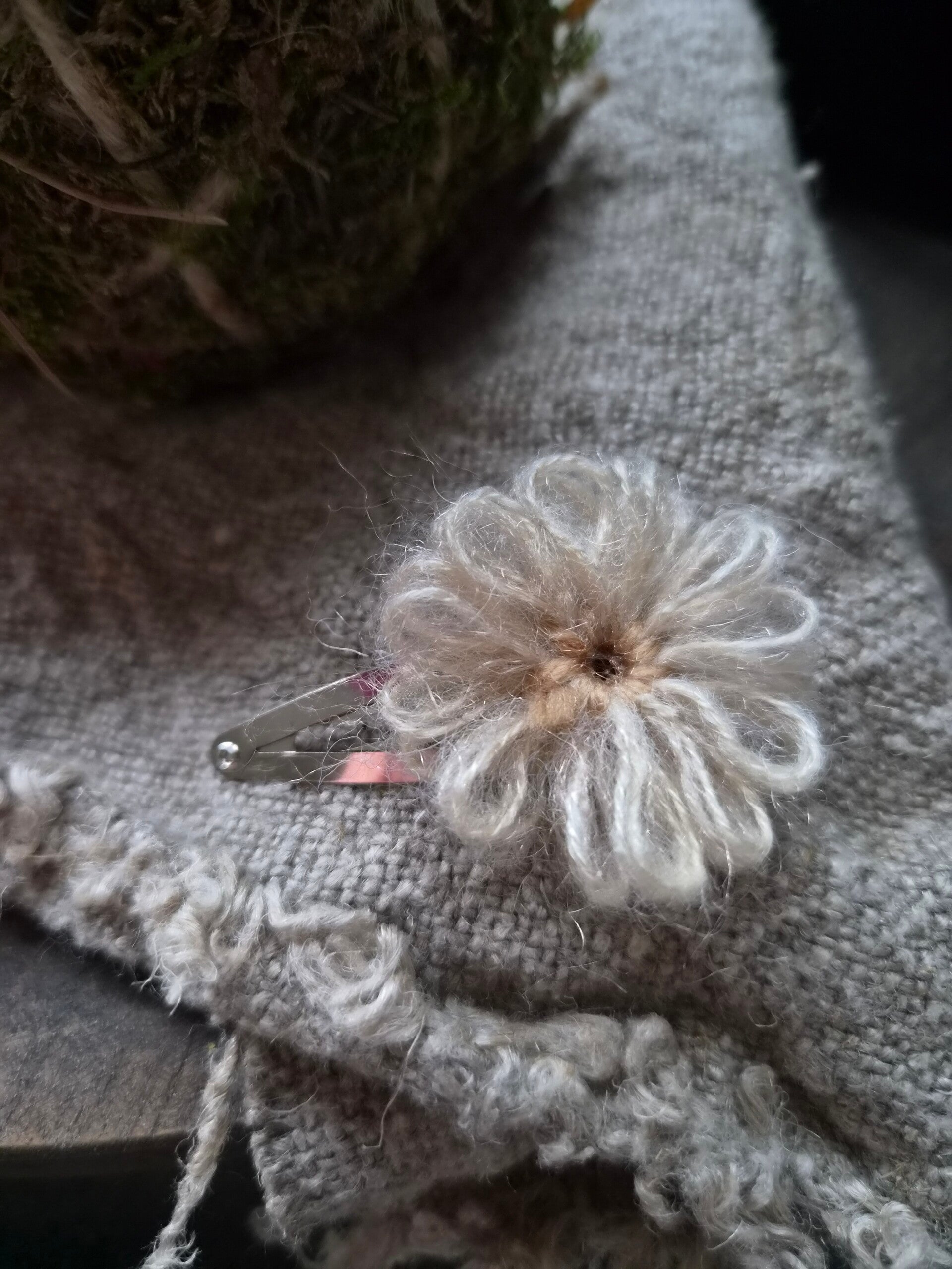 Haarspeldje bloem wit
