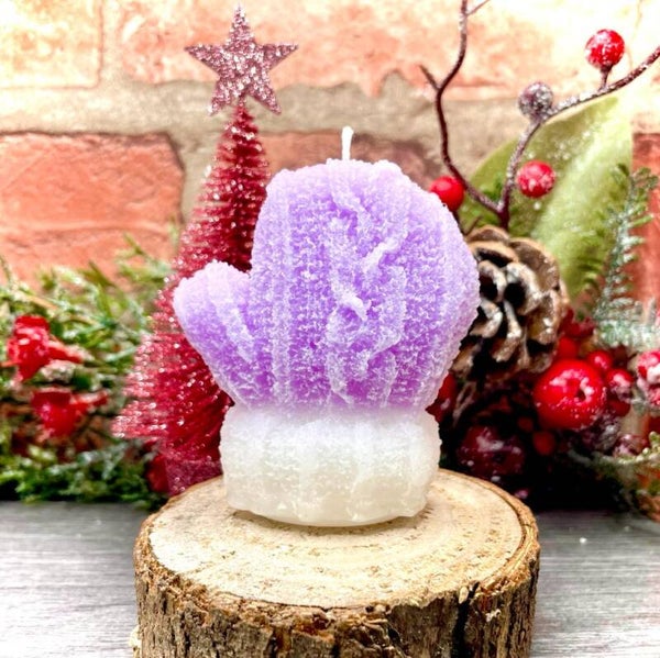 Mitten glove candle / Purple
