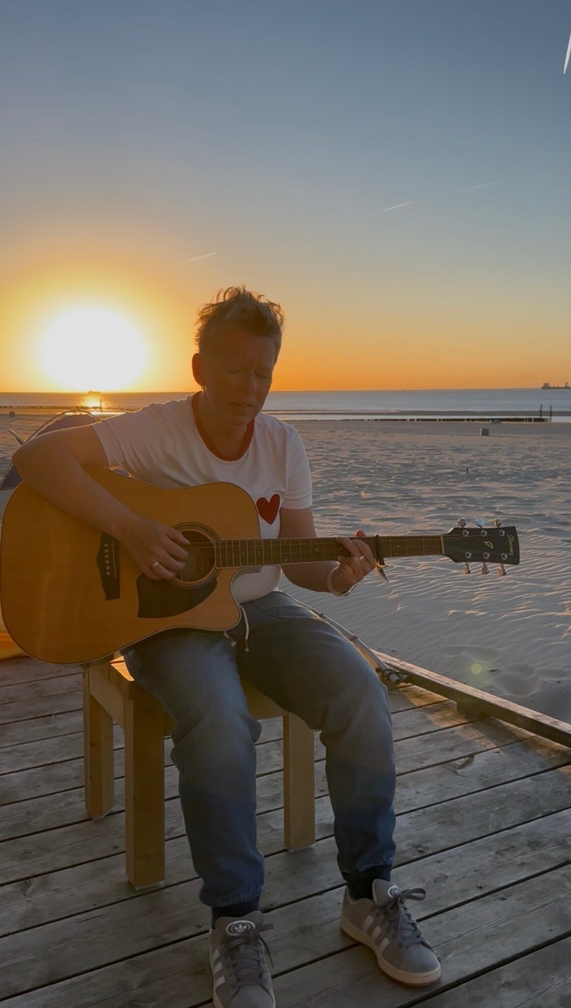 Wieny gitaar zee