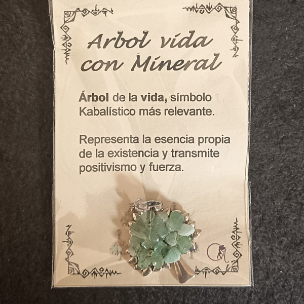 amuleto arbol con mineral
