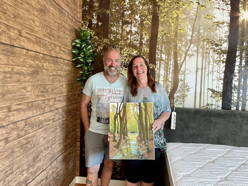 ”Forest room” står snart färdigt, inspirerat av en tavla av Paulines pappa. Foto: Viktoria Åkesson Forsman